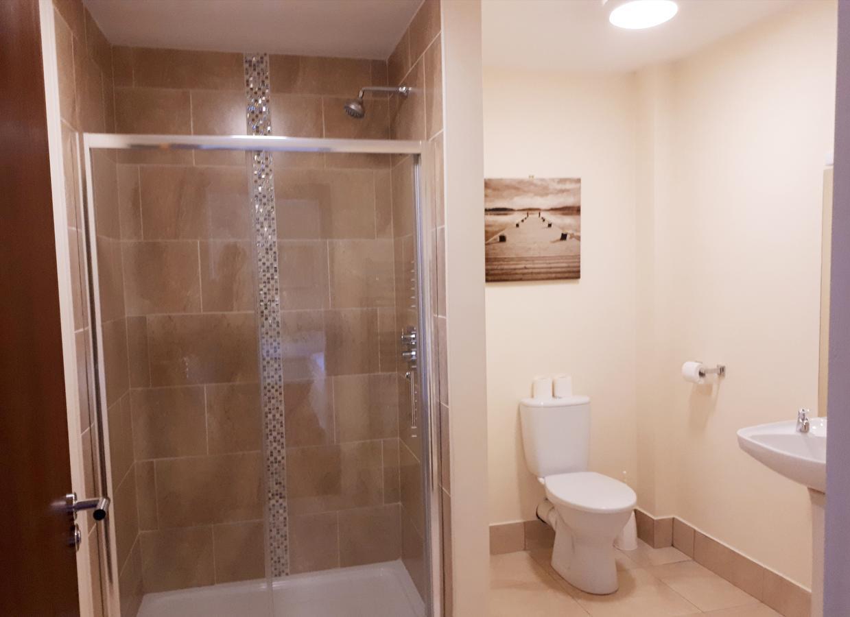 Bank House Guesthouse บันโดแรน ภายนอก รูปภาพ