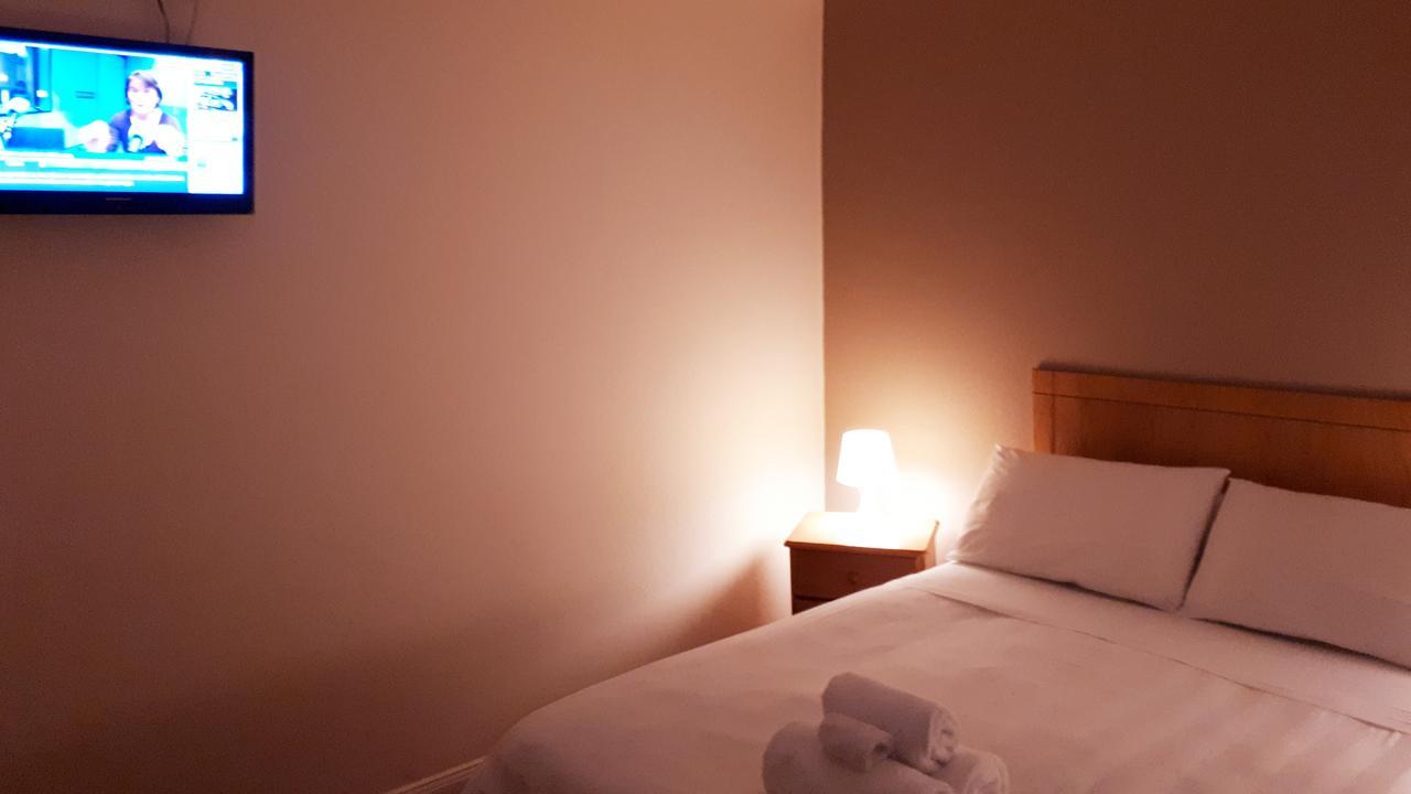 Bank House Guesthouse บันโดแรน ภายนอก รูปภาพ