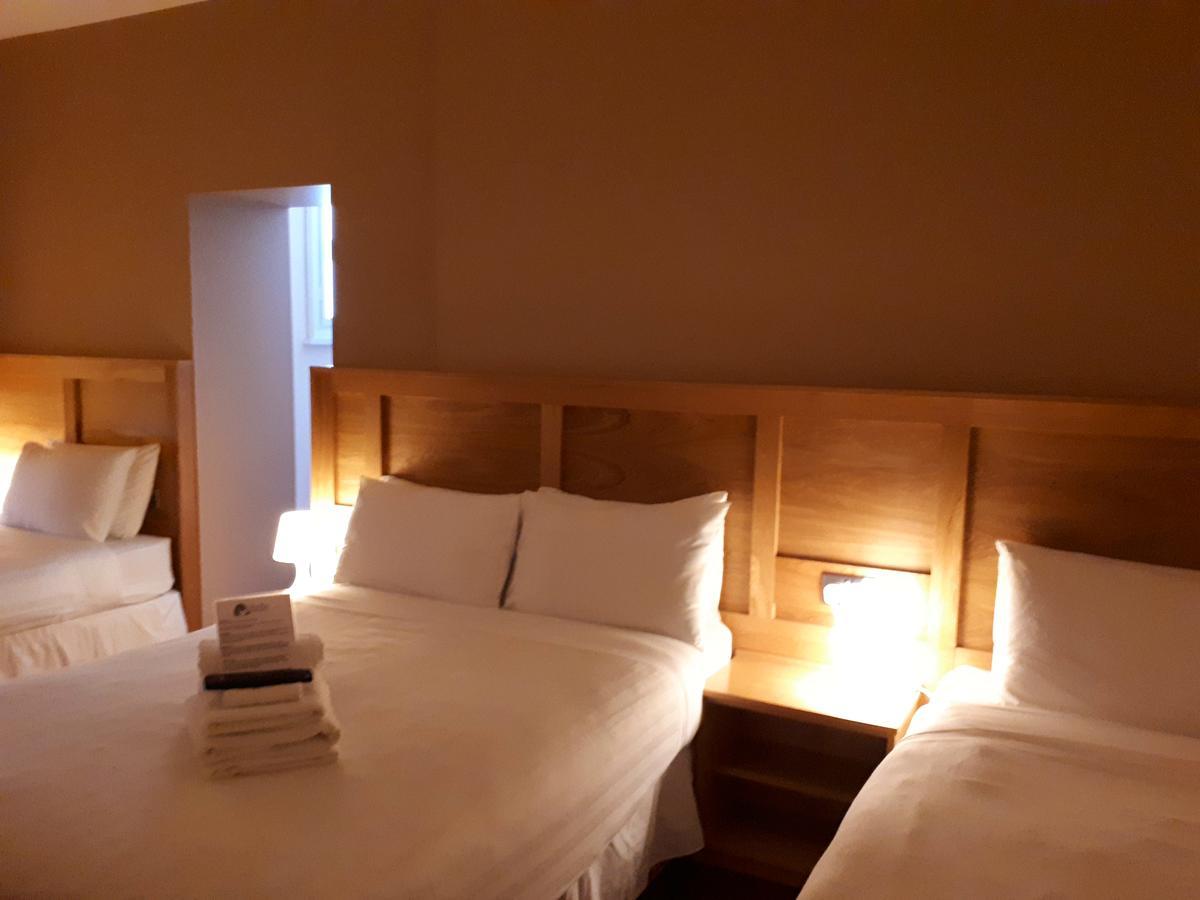 Bank House Guesthouse บันโดแรน ภายนอก รูปภาพ